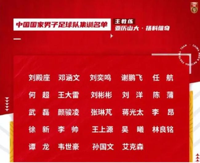 萧海龙躲闪不及，一下子被铁拳砸中鼻梁，顿时鼻血狂喷，痛得狂叫起来。